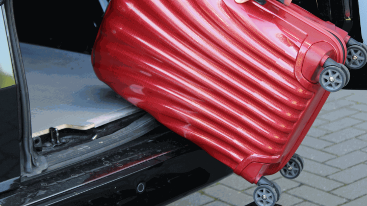 Bumper beschermer voorkomt krassen en slijtage aan achterbumper van bestelwagen
