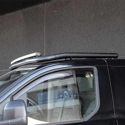[150LBZF-CUS] Support de phares de toit avant noir Ford Transit Custom 2023+